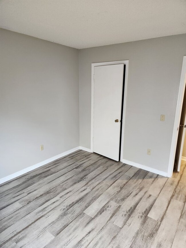 Building Photo - Charming 3-1.5 Duplex Near SunRail – Maitland