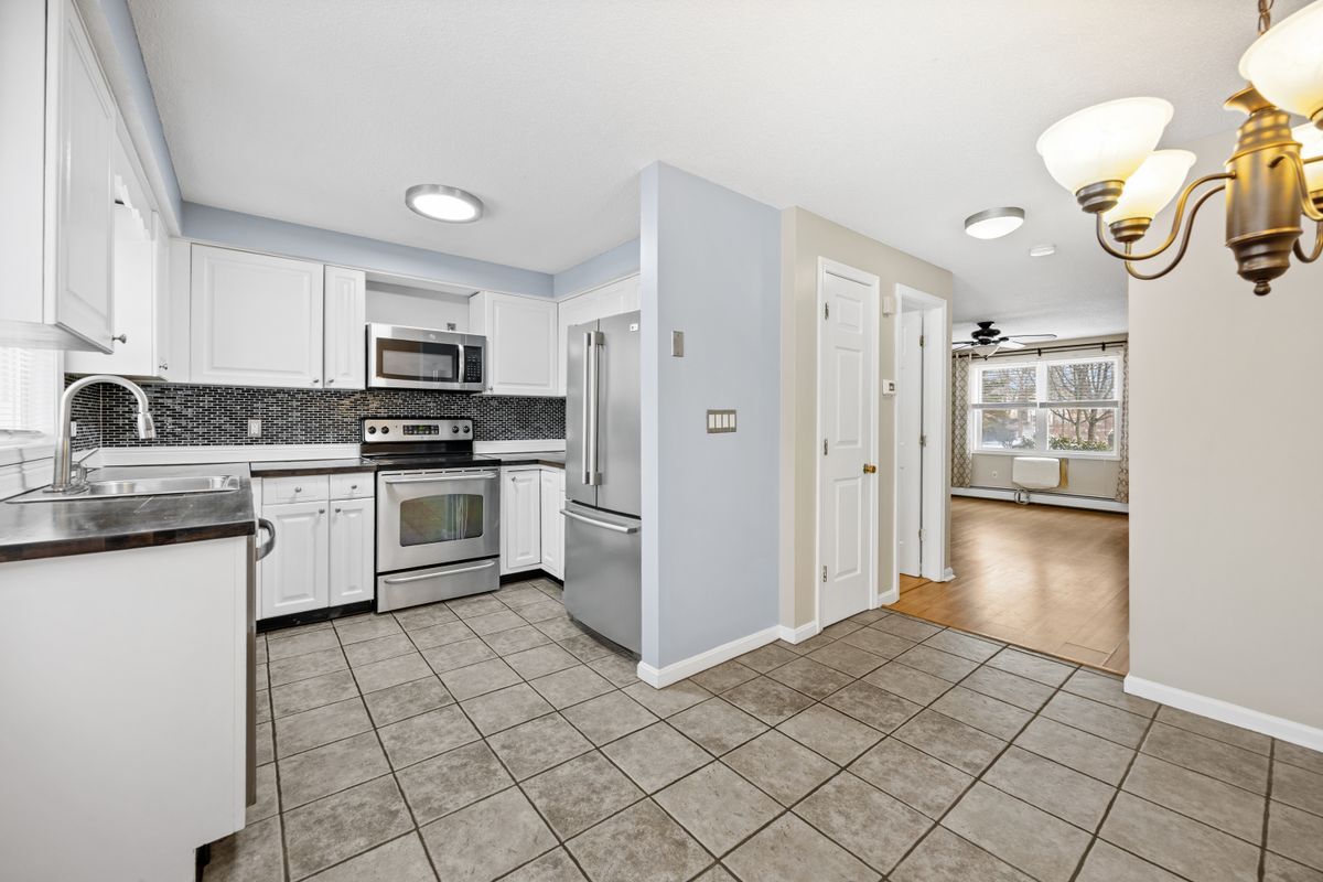 Building Photo - 67 Brentwood Dr