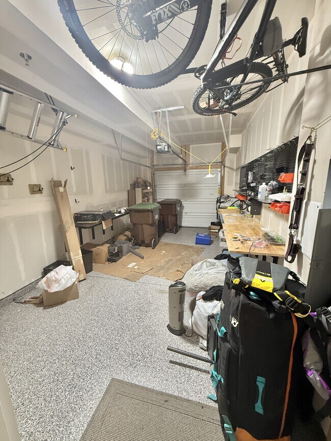 Building Photo - 1820 Iron Wheel Dr