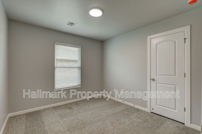 Building Photo - 642 Juniper St
