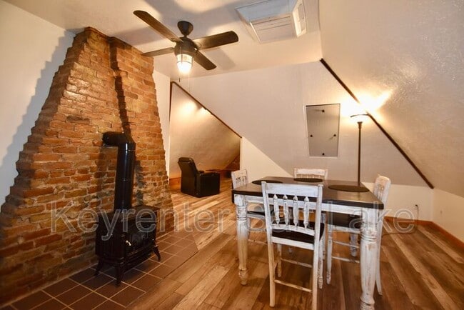 Building Photo - 1315 Washington Blvd