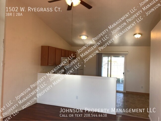 Building Photo - 1502 W Ryegrass Ct