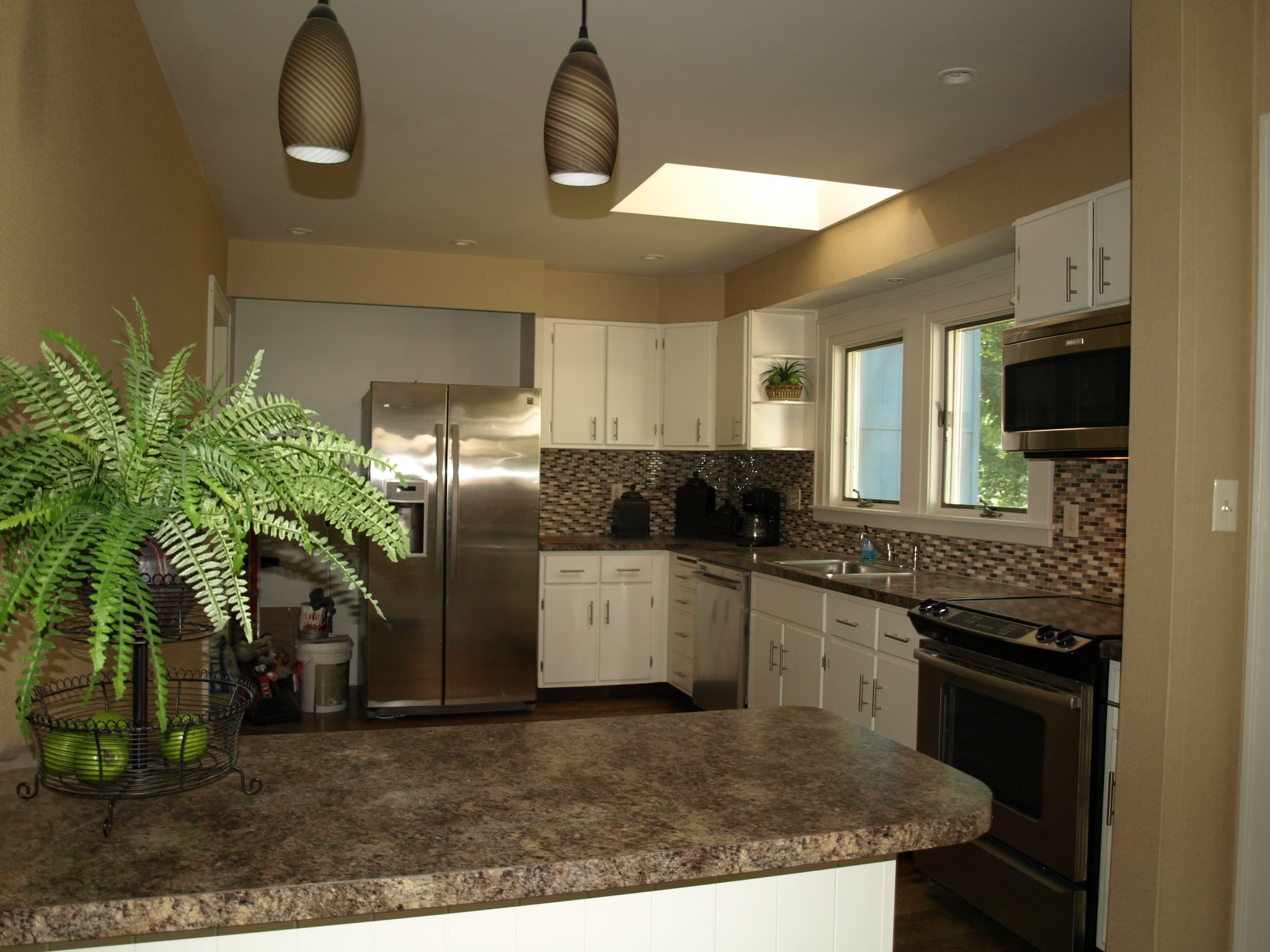 Kitchen - 9049 River Rd