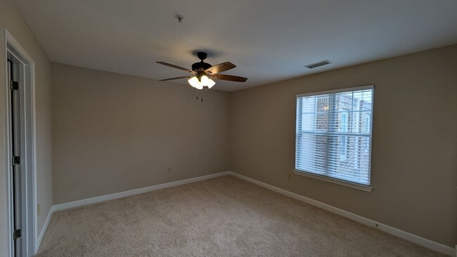 Building Photo - Three Bedroom Waterfront Condo Mooresville