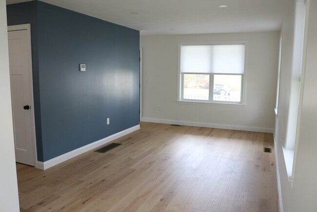 Building Photo - 189 Greenwood St