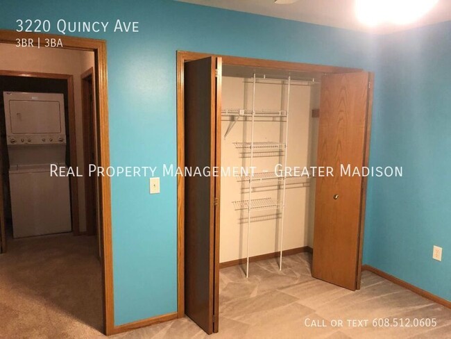 Building Photo - 3220 Quincy Ave