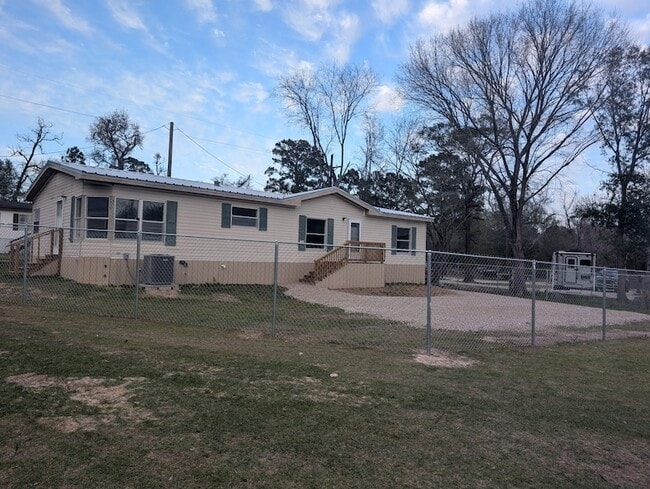 Building Photo - 12070 Clark Ln