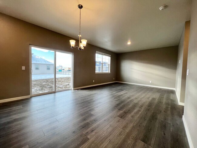 Building Photo - Gorgeous 4 Bed, 2.5 Bath Newer Build in Berthoud!