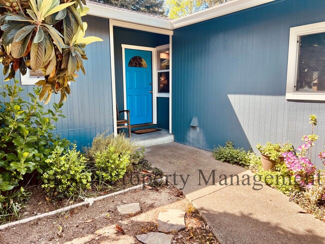 Primary Photo - 8135 Valentine Ave