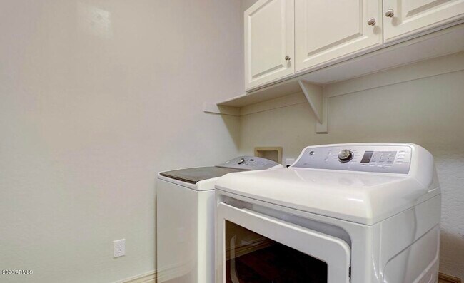 Building Photo - 2347 W Dusty Wren Dr