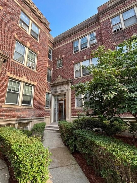 Building Photo - 455 Washington St