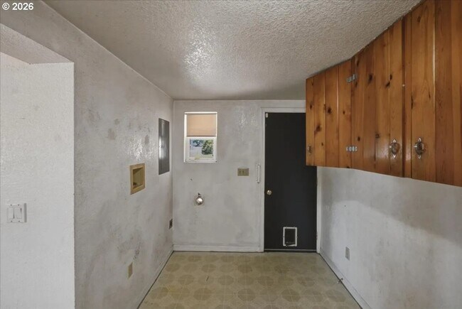 Building Photo - 1290 Riggs Hill Rd