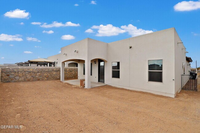 Building Photo - 13752 Newton Ct