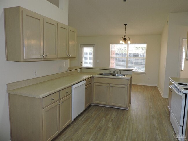 Building Photo - 6837 Fort Deposit Dr