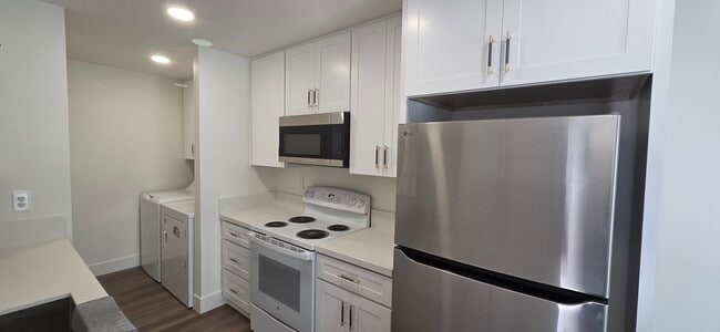 Building Photo - 10504 Caminito Rimini