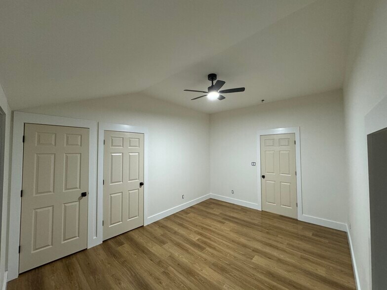 Primary bedroom 1 - 421 High Point Rd