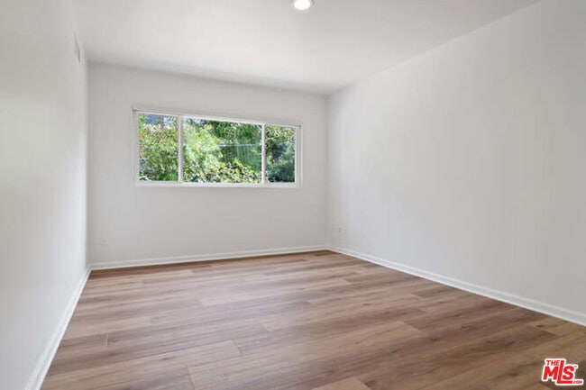 Building Photo - 3401 Alginet Dr