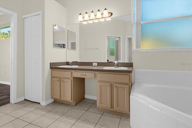 Building Photo - 13131 Luxbury Loop