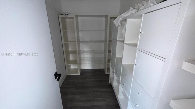 Building Photo - 18701 Shauna Manor Dr