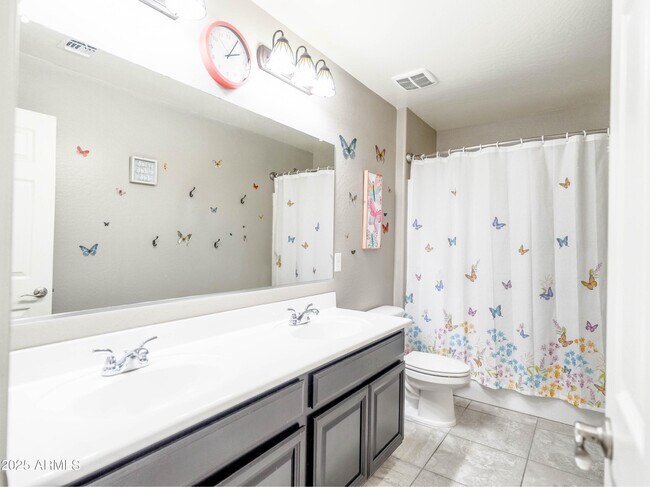 Building Photo - 761 W Desert Hollow Dr
