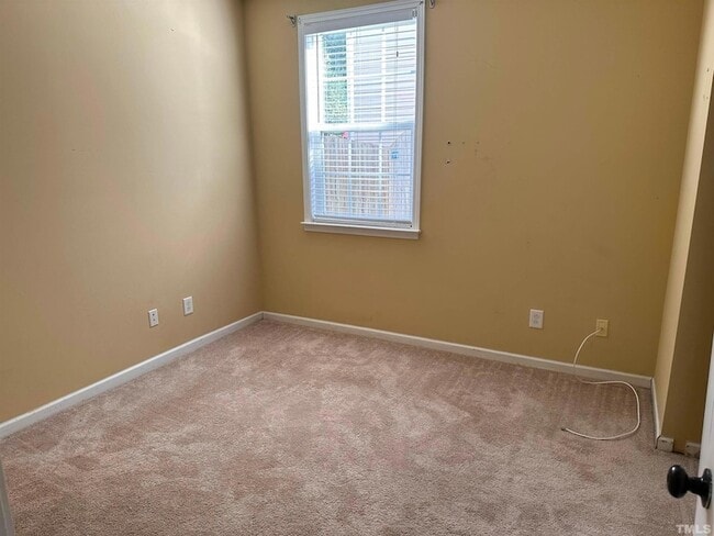 Building Photo - 213 Bikram Dr