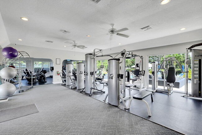 Building Photo - 3271 SE Court Dr