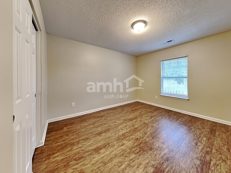 Building Photo - 108 Elbow Cir