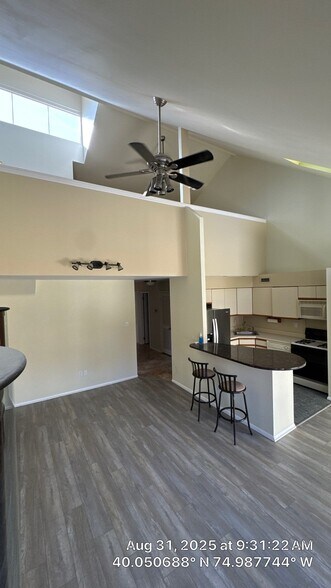 Open Kitchen w/Breakfast Bar - 9541 James St