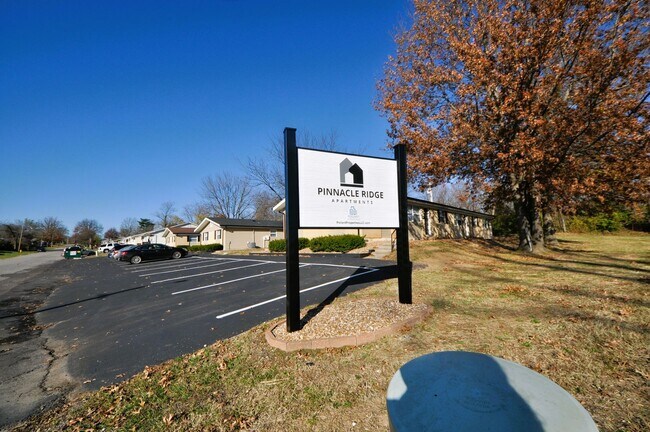 Building Photo - Beautifully Renovated Two Bedroom Apartmen...