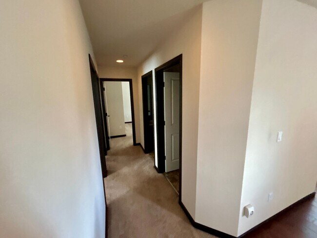 Building Photo - Gorgeous 4 bed 2.5 bath Marysville home