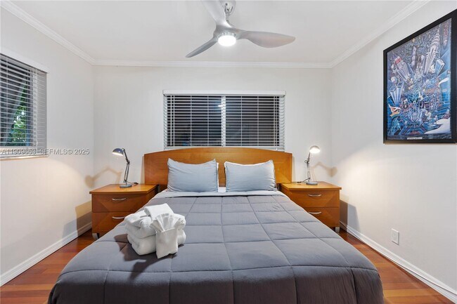 Building Photo - 418 SE 3rd Terrace