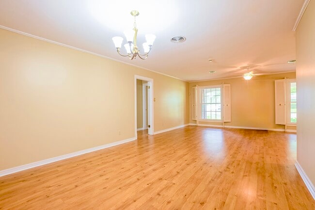 Dining room /living room. Combo - 3023 Stimson Ave