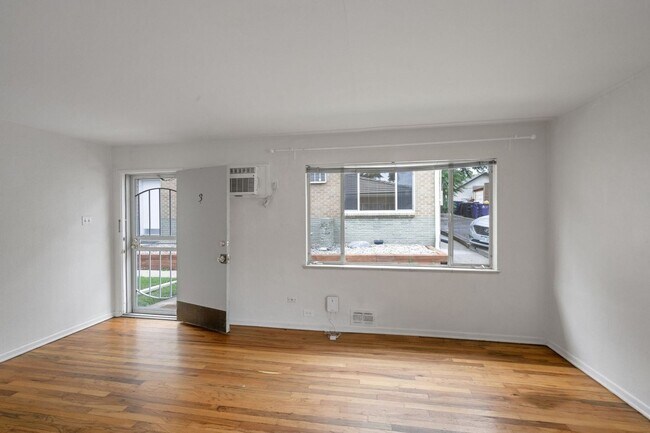 Building Photo - Charming 1BR Apartment in Denver