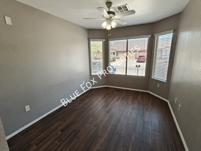 Building Photo - 2122 E Calle Arroyo Lindo