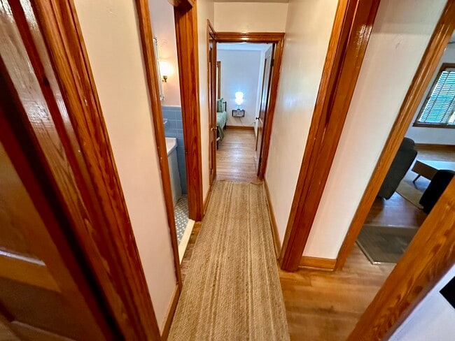 Building Photo - 47 Brentwood Dr