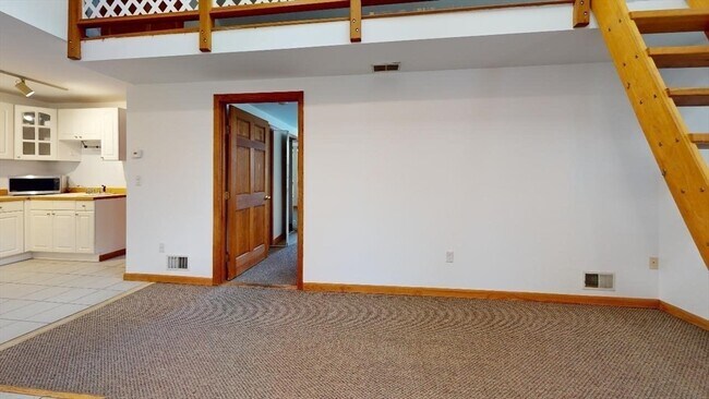 Building Photo - 273 Putnam Ave