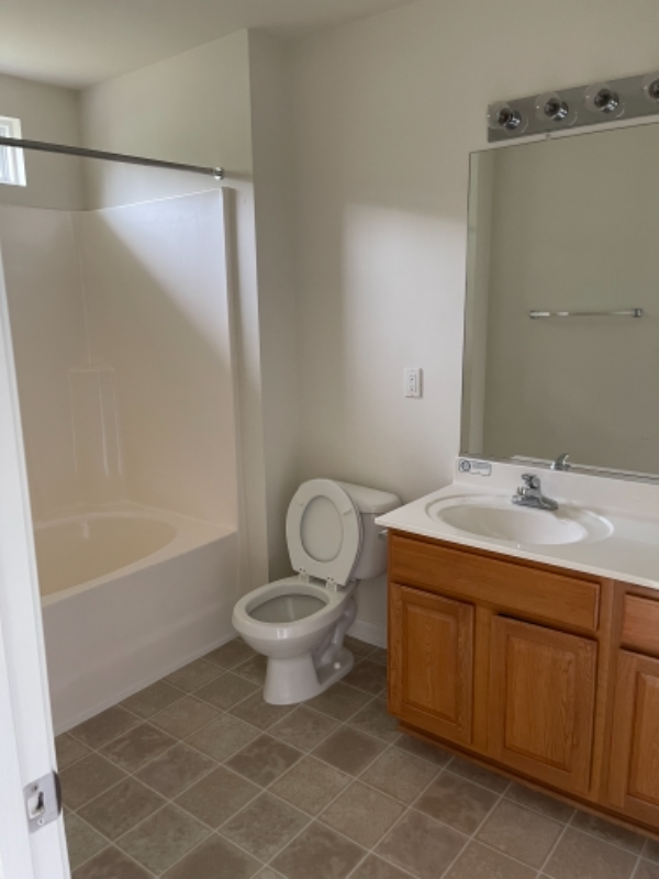 Building Photo - 5 Arbor Hill Pl