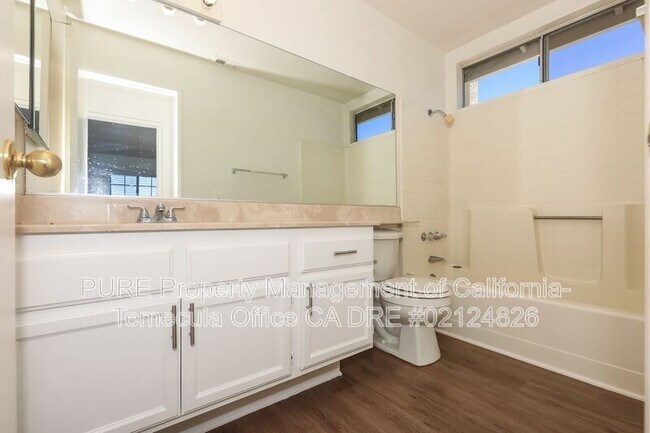 Building Photo - 39625 Almansa Ct