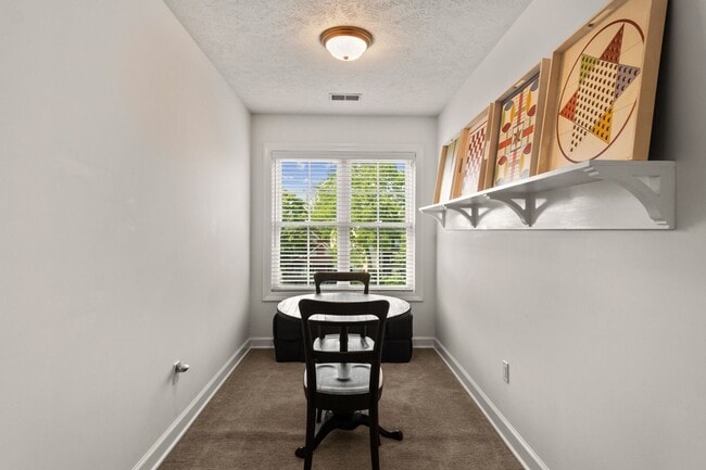 Building Photo - Furnished Pet-Friendly 30-Day Extended Stay Riverfront Condo
