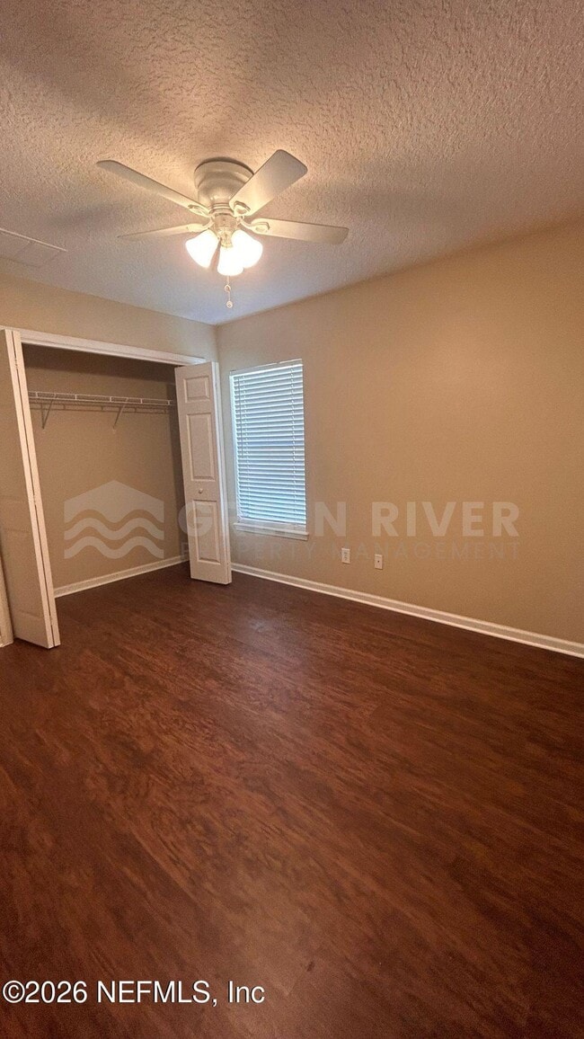 Building Photo - 2522 Willow Creek Dr