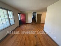 Building Photo - 9605 Belmont Ave