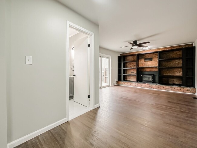 Building Photo - AVAILABLE NOW! Charming 3-Bed Home with Spacious Yard in Van Buren Township