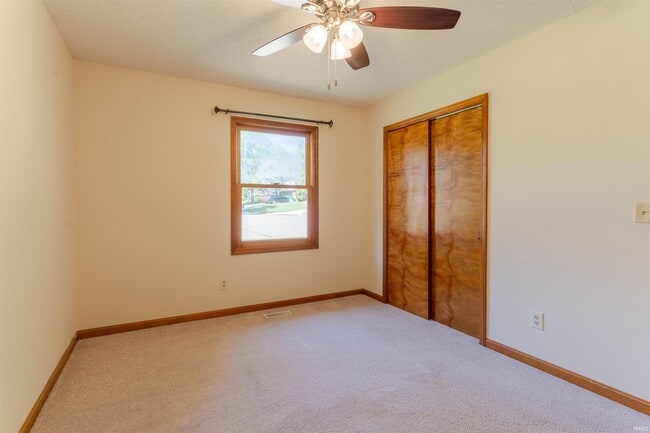 Building Photo - 6800 Oakmont Ct