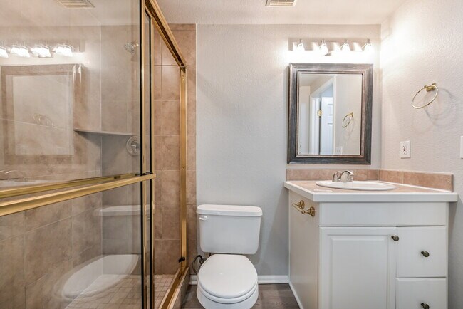 Building Photo - 5991 S Rock Creek Dr