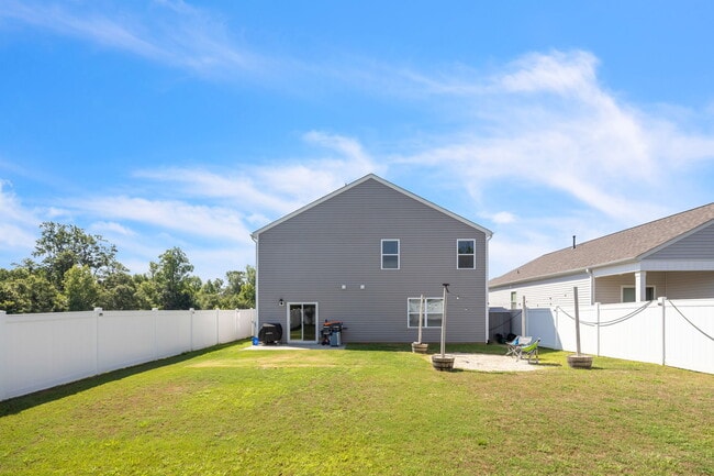 Building Photo - 207 Bridlewood Ln