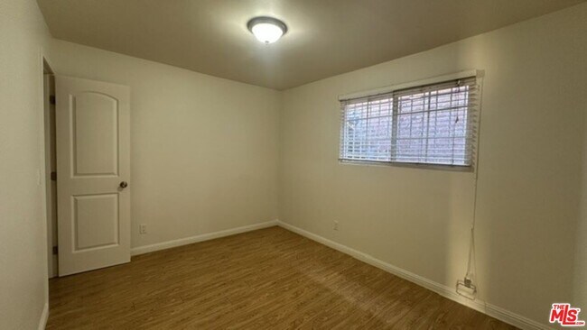 Building Photo - 1849 S Wilton Pl
