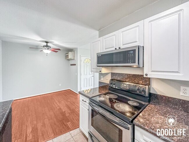 Building Photo - 3020 Alta View Dr