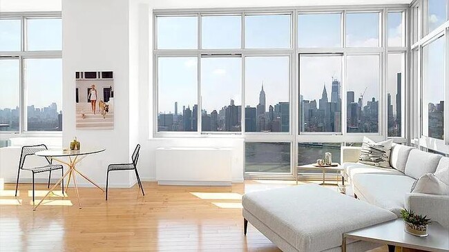 Building Photo - 2 bedroom in LONG ISLAND CITY NY 11109