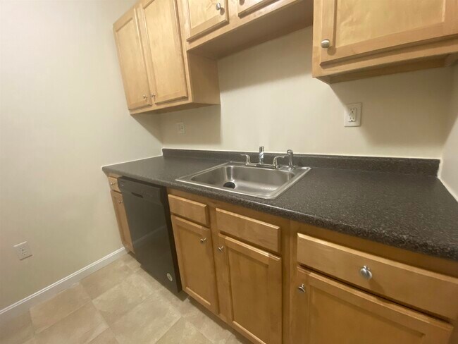 Building Photo - 80 Sentinel Court