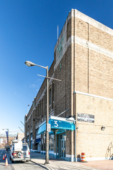 Building Photo - 3 N Christopher Columbus Blvd